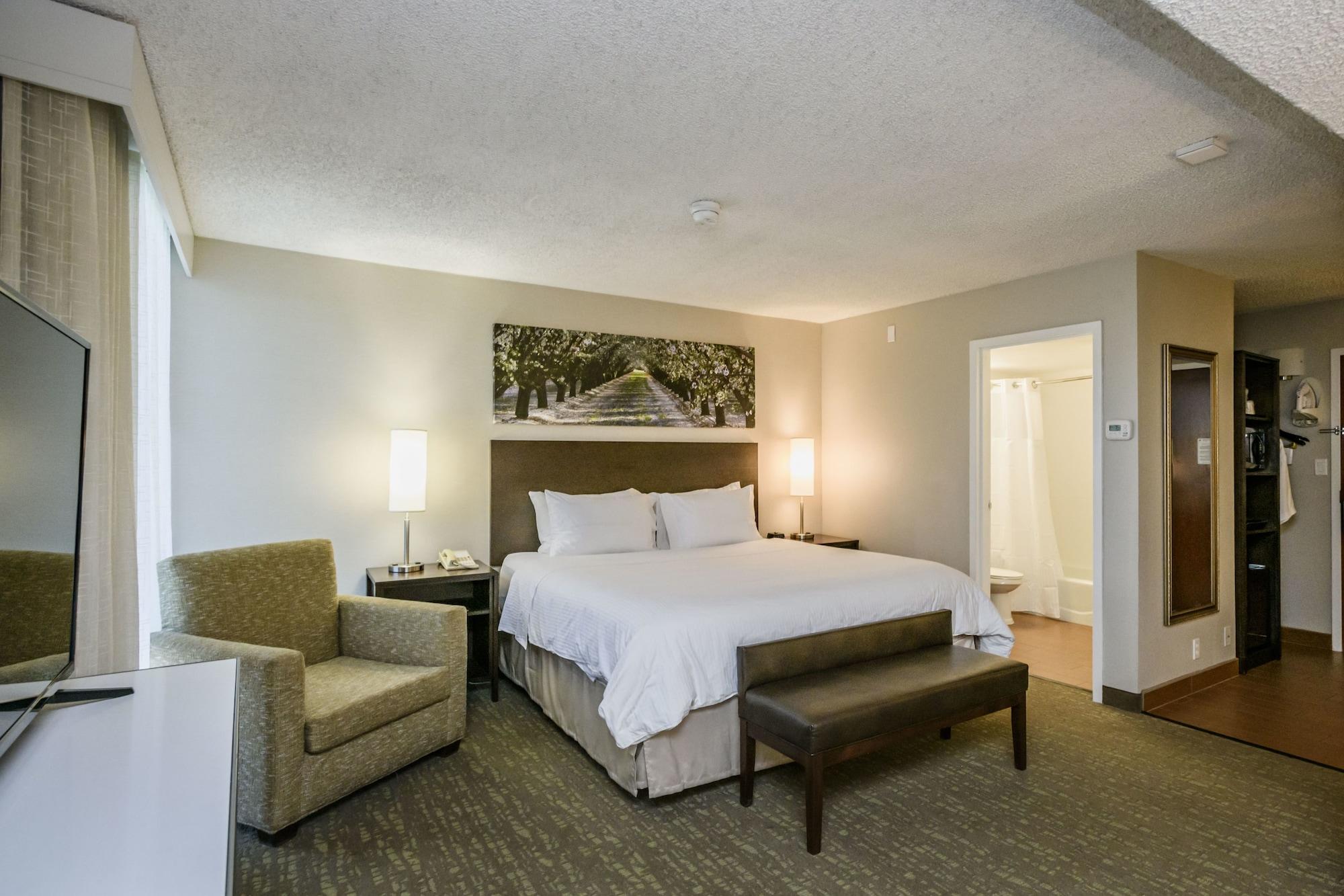 Wyndham Garden Fresno Yosemite Airport Hotel Exterior foto