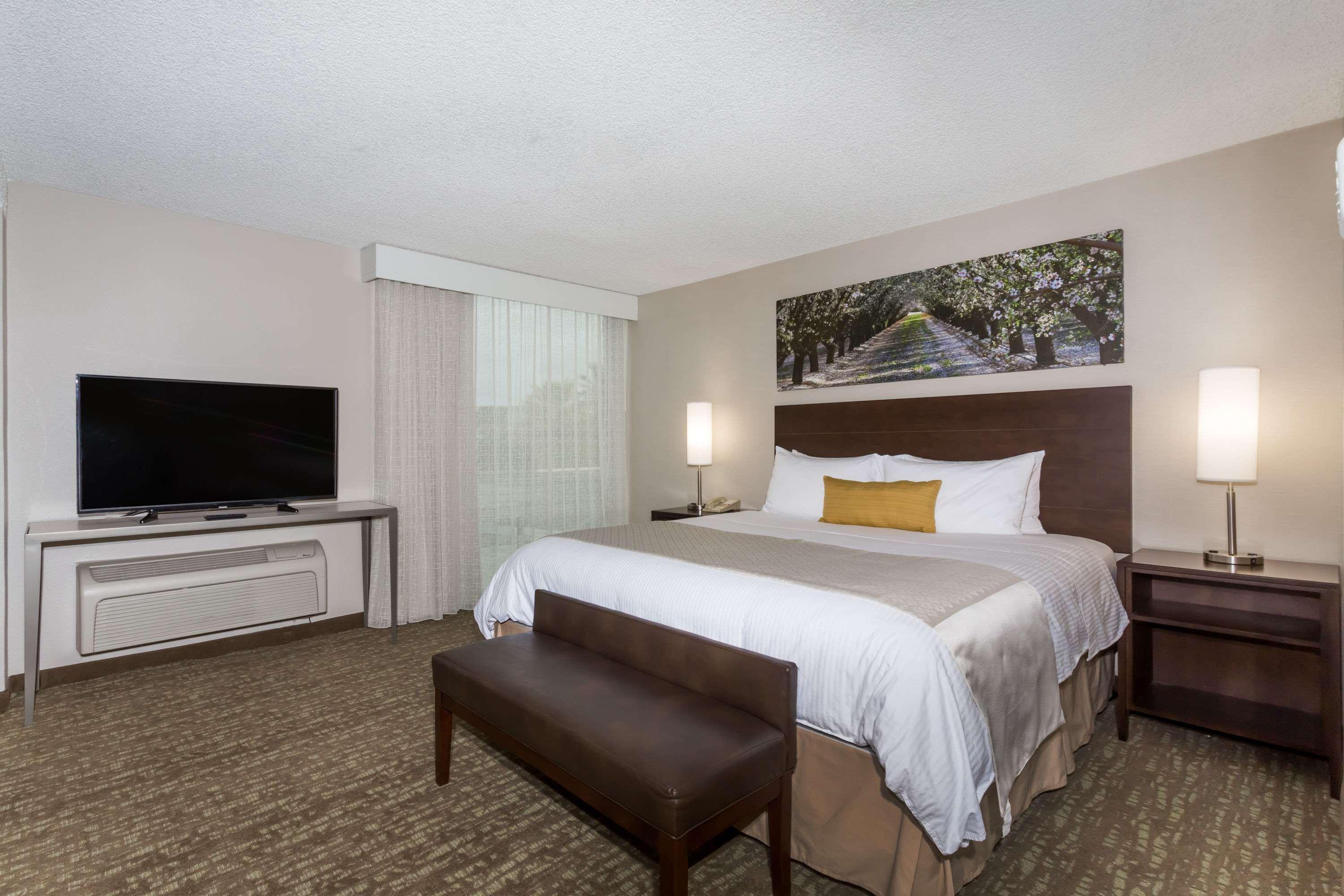 Wyndham Garden Fresno Yosemite Airport Hotel Exterior foto
